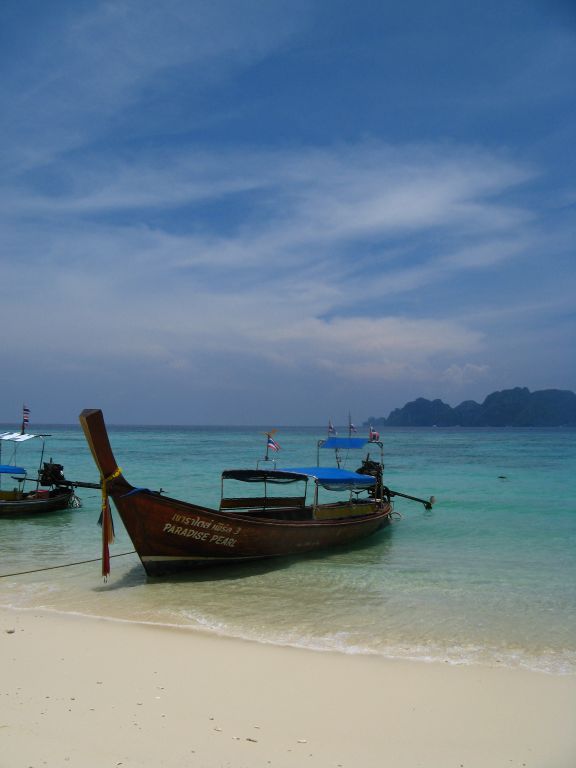 boot koh phi phi